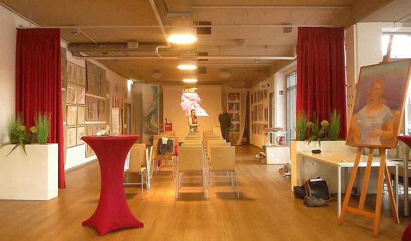 T Ausstellung im  Schmidt Terminal in Wolfenbuettel Magnus Kleine-Tebbe j